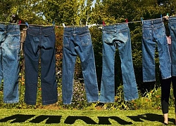 Mua quần jeans rõ đắt mà không biết mẹo giữ màu, xử lí quần chật rộng ra sao thì sai quá sai!