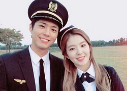 Park Bo Gum cứ 5 lần 7 lượt ga lăng với Irene thế này, bảo sao fan không &#8220;chèo thuyền&#8221; nhiệt liệt