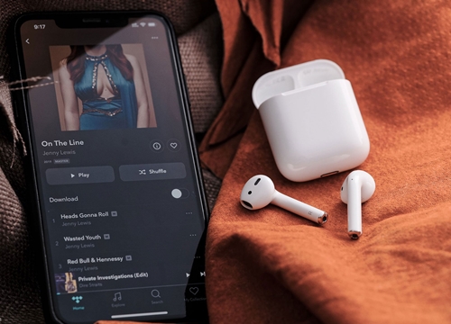 Đánh giá AirPods mới, những thay đổi nhỏ giúp toàn vẹn hơn