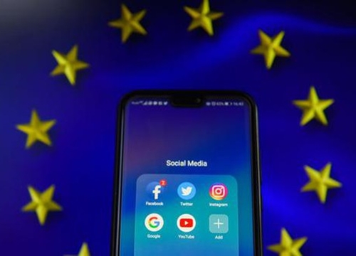 Thông qua đạo luật bản quyền mới, EU quyết 'dằn mặt' Facebook và Google?