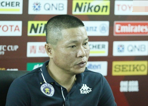 HLV Chu Đình Nghiêm: "Không hiểu tại sao Hà Nội FC sút mãi mà chẳng vào"