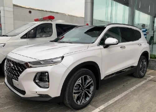 Hyundai SantaFe phiên bản cao cấp nhất đã có mặt tại đại lý