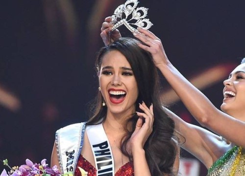 Missosology tước vương miện Miss Universe Catriona Gray: Trò Cá tháng 4 kém duyên nhất!