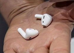 Amazon cũng sẽ ra mắt một chiếc tai nghe hoàn toàn không dây để cạnh tranh với Apple AirPods, tích hợp Alexa, chất âm tốt hơn và giá rẻ hơn