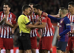 "Gã điên" Diego Costa chửi thẳng mặt trọng tài, Atletico Madrid dâng chức vô địch vào tay Barcelona