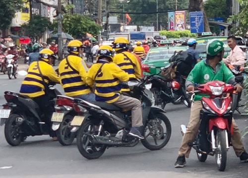 Hàng trăm tài xế beBike "quây" văn phòng Sài Gòn bức xúc vì bị giam thưởng: "Tôi gác máy nghỉ 1 ngày, đêm đó Be báo tỷ lệ hủy lên 100%"