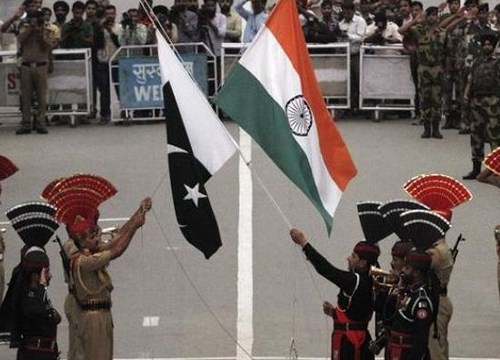 Pakistan thả 360 tù nhân Ấn Độ để hạ nhiệt căng thẳng