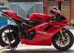 Soi hàng hiếm Ducati 1199 SP độ "hiện đại hóa" Sài Thành