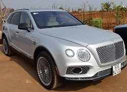 Bentley Bentayga độ ống thở siêu độc của Trung Nguyên dẫn đầu đoàn xe Hành trình từ trái tim 2019