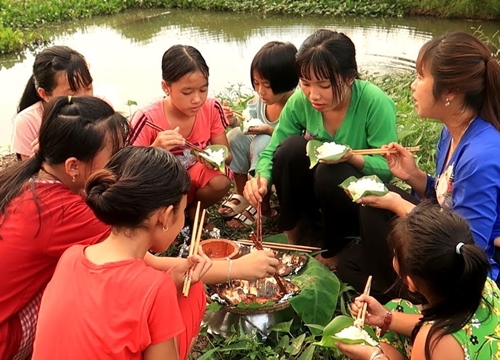 Cá Nướng Muối Ớt ngoài đồng ăn bằng lá Lục Bình mới ngon