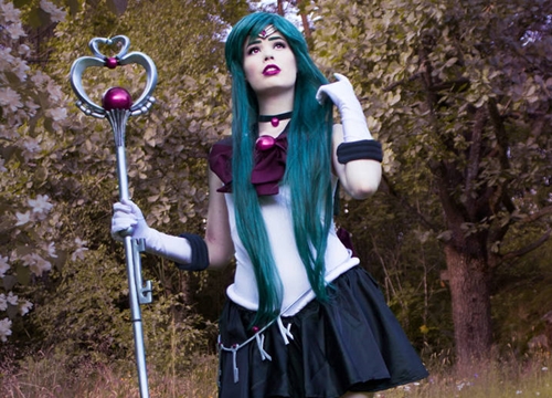 Cosplay thủy thủ Sao Diêm Vương xinh không tì vết