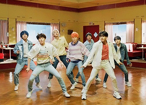 Đứng hình nghe giai điệu từ Boy With Luv: Siêu phẩm Á-Âu kết hợp giữa BTS và Halsey sắp sửa ra lò