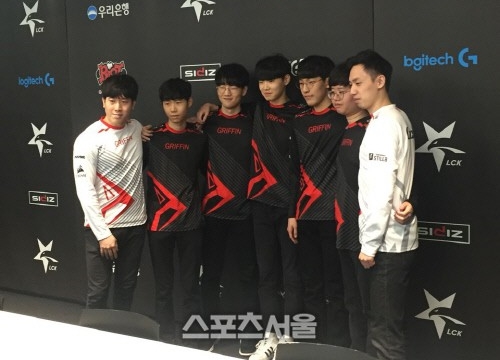 LMHT: Chung kết LCK Xuân 2019, SKT T1 hay Griffin sẽ là chủ nhân của ngai vàng?