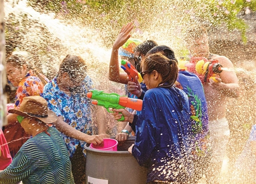 Thái Lan tháng 4: rực rỡ lễ hội Songkran