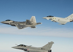 F-22 Raptor Mỹ bị máy bay Pháp bắn hạ trong không chiến tầm gần?