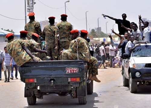 Sudan thay người đứng đầu Hội đồng quân sự lâm thời