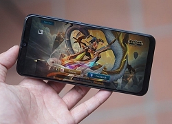 Top smartphone pin trâu, cày phim, chơi game thoải mái 3 ngày nghỉ lễ