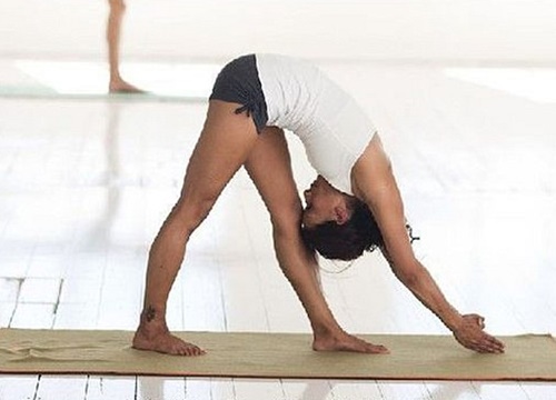 17 động tác yoga vặn xoắn nên tập mỗi sáng để chống lão hoá