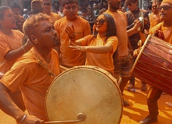 Bình minh đỏ: Lễ hội Sindoor Jatra ở Nepal