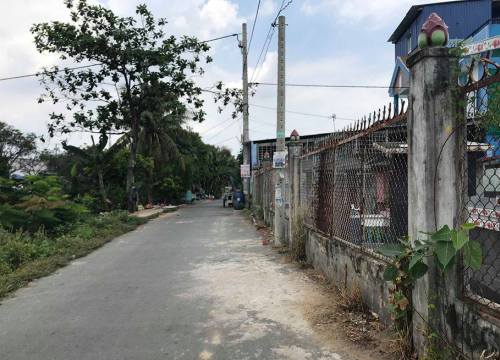 Cô gái bị giam cầm, hành hạ ở TP.HCM: 'Tôi nói đang mang thai, họ vẫn lao vào đánh'