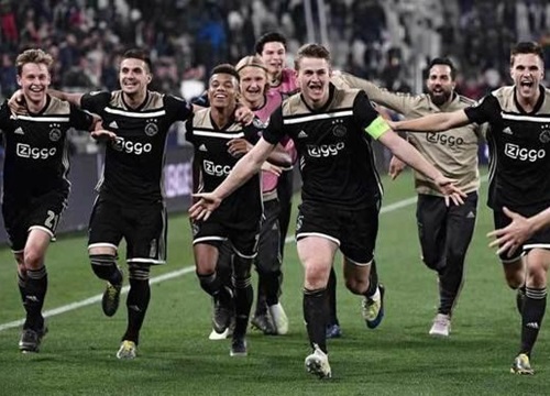 Ajax chấp nhận tình cảnh lực lượng 'tan đàn xẻ nghé'