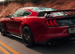 Chevrolet dí dỏm mừng sinh nhật ford mustang bằng... Camaro