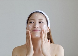 Da rất dễ bị nổi mụn nếu bạn quên bẵng dù chỉ 1 trong 4 bước skincare sau