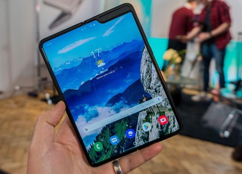 Galaxy Fold sử dụng bộ lưu trữ eUFS 3.0 nhanh gấp đôi OnePlus 6T