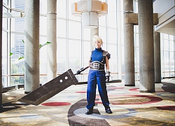 Lại một bản cosplay Cloud Strife đầy bản lĩnh bên thanh kiếm của mình