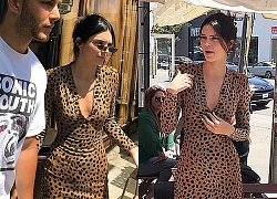 Siêu mẫu Kendall Jenner diện váy bó sát, sánh đôi cùng bạn trai