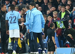 Tài khoản MXH của Man City và CĐV "cạn lời" vì đội bóng bị VAR quay lưng