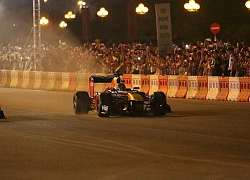 Siêu phẩm drift "cháy lốp" của hai quái thú F1 RedBull tại Hà Nội