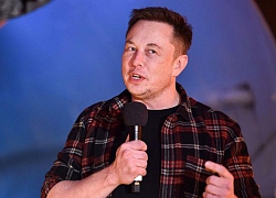 Tỉ phú Elon Musk thông báo tung robotaxi vào năm 2020