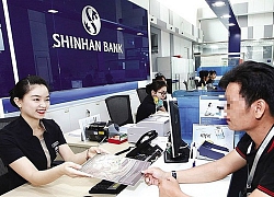 "Bốc hơi" 45 triệu trong thẻ, Shinhan Bank yêu cầu khách trả 5% phí