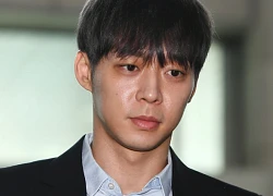 Khi fan Seungri và fan Yoochun khẩu chiến gay gắt, C-Jes đã chính thức xóa sổ hình ảnh của Yoochun trên website