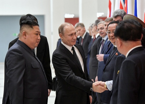 Những hình ảnh ấn tượng nhất tại Hội nghị thượng đỉnh Kim-Putin lần đầu tiên