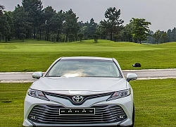 Toyota Camry 2019 chốt giá từ 1,029 tỷ đồng với 2 phiên bản