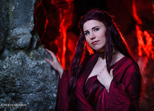 Nữ phù thủy đỏ mê hoặc bao người Melisandre