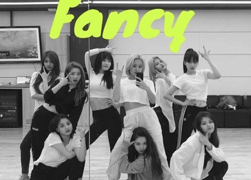 XÁC NHẬN: TWICE trở thành nhóm nữ KPOP bán đĩa nhiều nhất mọi thời đại