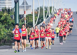 Cô gái chạy marathon gần 30 km với xương mắt cá chân bị gãy