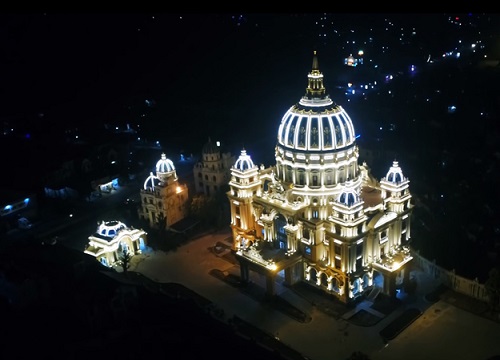 Lâu đài mô phỏng thánh đường Vatican của đại gia Ninh Bình