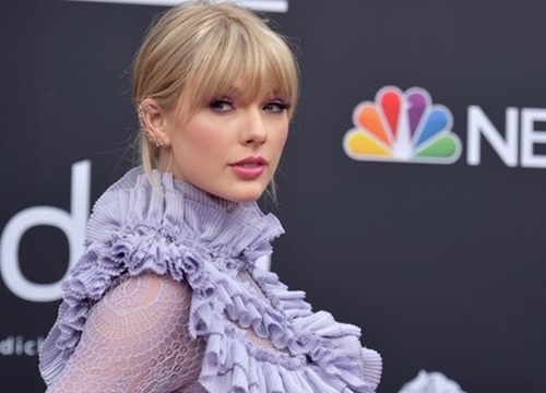 Taylor Swift và BTS khiến đám đông náo loạn ngay khi vừa 'đổ bộ' thảm đỏ Billboard Music Awards 2019