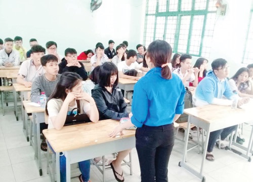 Đi học ca 3: Khát vọng con chữ từ khu công nghiệp