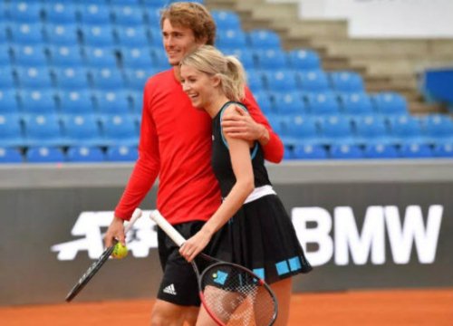 Giật mình: "Hoàng tử" tennis Zverev sa sút vì bị siêu mẫu "hút sức"