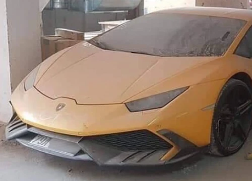 Siêu xe Lamborghini Huracan từng qua tay Cường Đôla phủ bụi ở Nha Trang