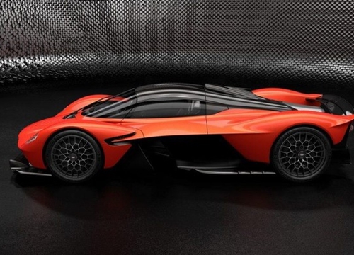 Tay đua David Coulthard sẽ sở hữu cả Aston Martin Valkyrie và AMG One