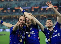 Được Higuain hôn, David Luiz nói 'yêu lắm'