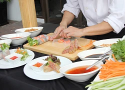 Món gỏi cuốn và chả giò đặc biệt tại khách sạn Eastin Grand Saigon