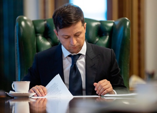 Nóng : Zelensky tuyên bố cuộc chiến với Nga, sa thải 2 bộ trưởng