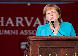 Thủ tướng Merkel khuyên nhủ người trẻ: Hãy dành ra những phút giây lắng đọng